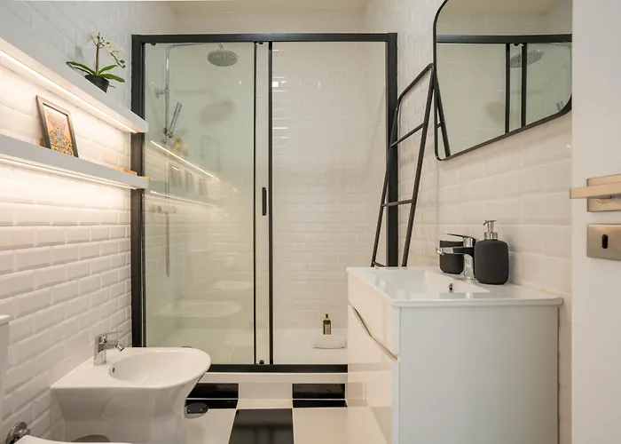 Heights By Lovelystay Apartman *