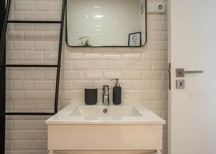 Heights By Lovelystay Apartman Porto