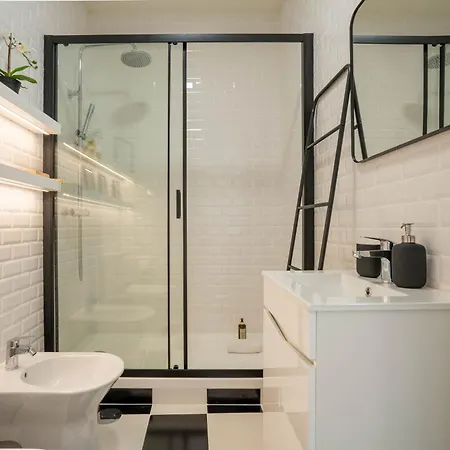 Heights By Lovelystay Apartment *
