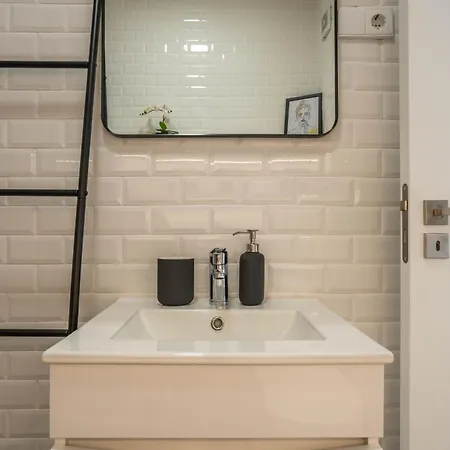 Heights By Lovelystay Apartment Porto